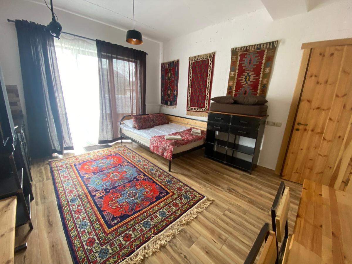 Mountain Cricket Chalets And Apartments Гудаури Номер фото